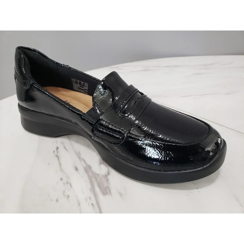 NEW NO BOX SIZE 6 CLARKS Ellowyn Penny Loafer Shoes Black Crinkle Patent LEATHER